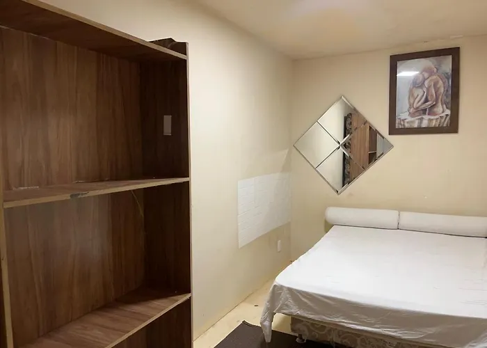 Quarto De Casal Em Casa De Vila