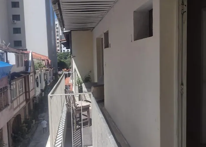 Quarto De Casal Em Casa De Vila